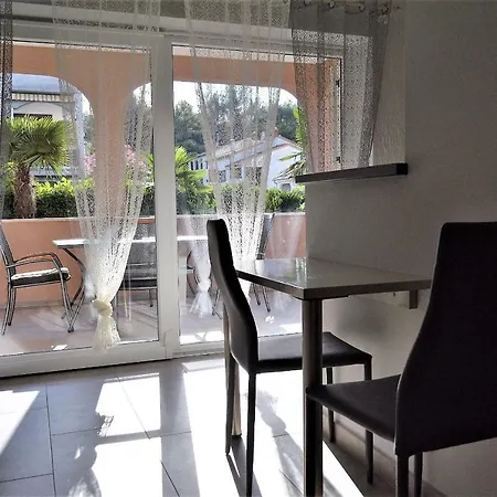 Sven-marino Apartman *